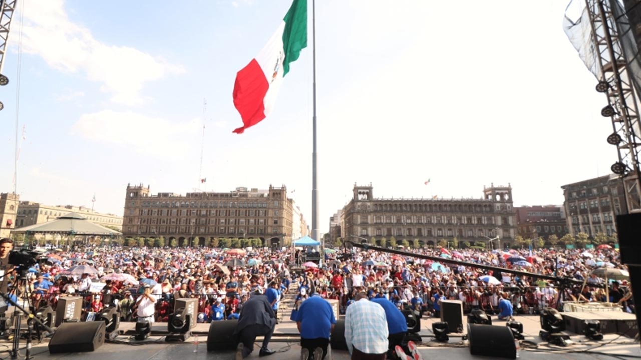 Más de 60,000 cristianos exaltan a Jesús en las calles de México