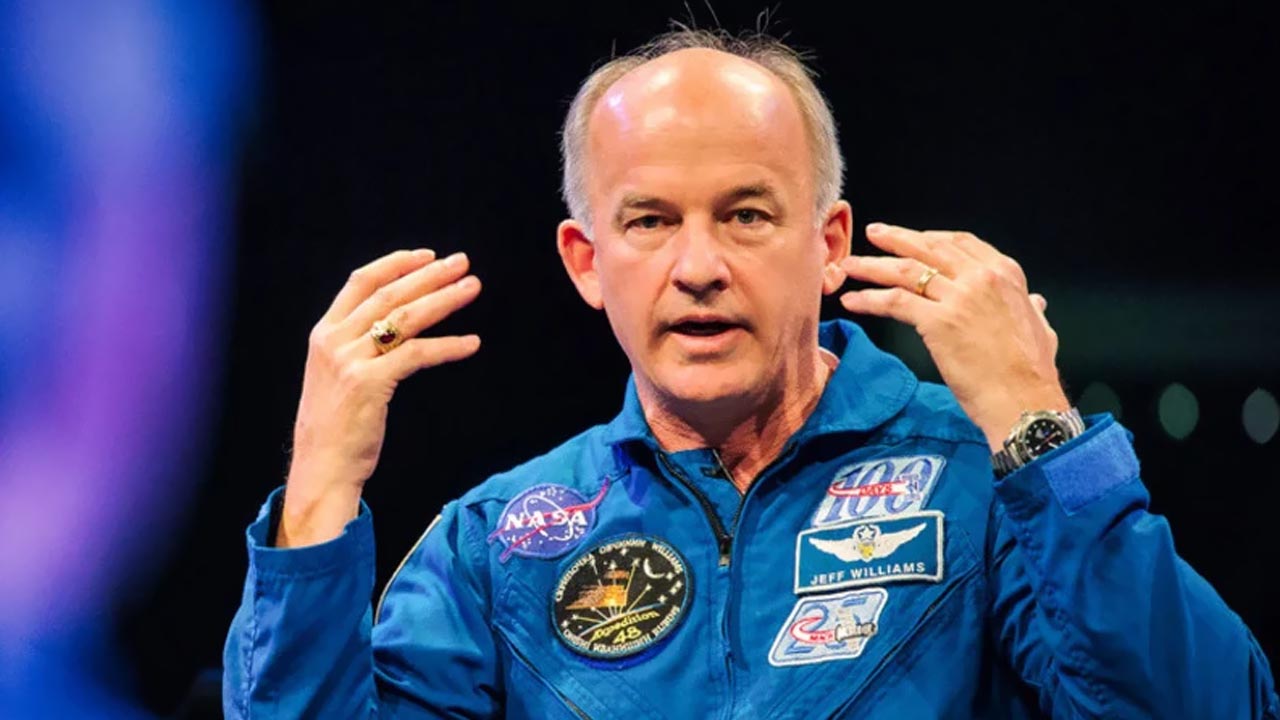 Astronauta de la NASA dice que la Biblia y la ciencia no son opuestas: “Dios es el Creador”